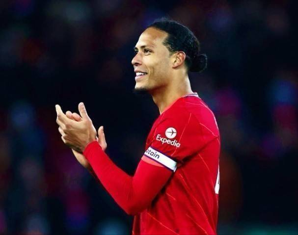 比利时11月世预赛大名单：库尔图瓦领衔，多库、特罗萨德在列